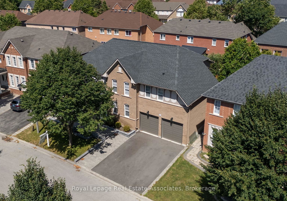 10-westacott-crescent-ajax-ontario-e12302050