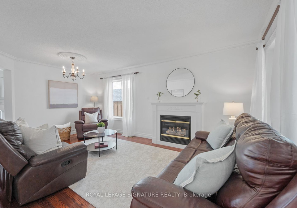 1132-gossamer-drive-pickering-ontario-e12302366