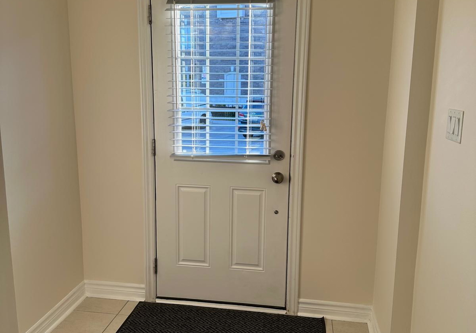 64-ferris-square-clarington-ontario-e12303767