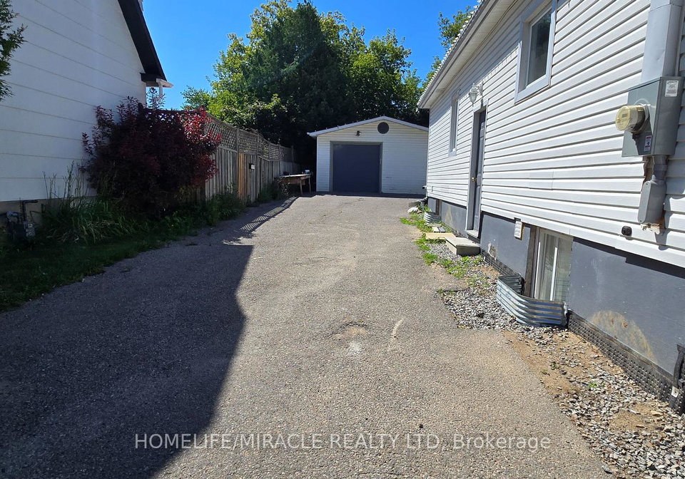 1281-king-street-e-e-oshawa-ontario-e12304839
