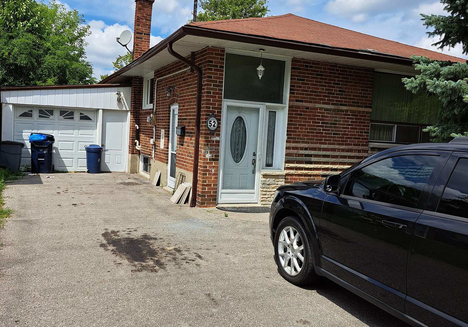 52-lombardy-crescent-scarborough-ontario-e12305914