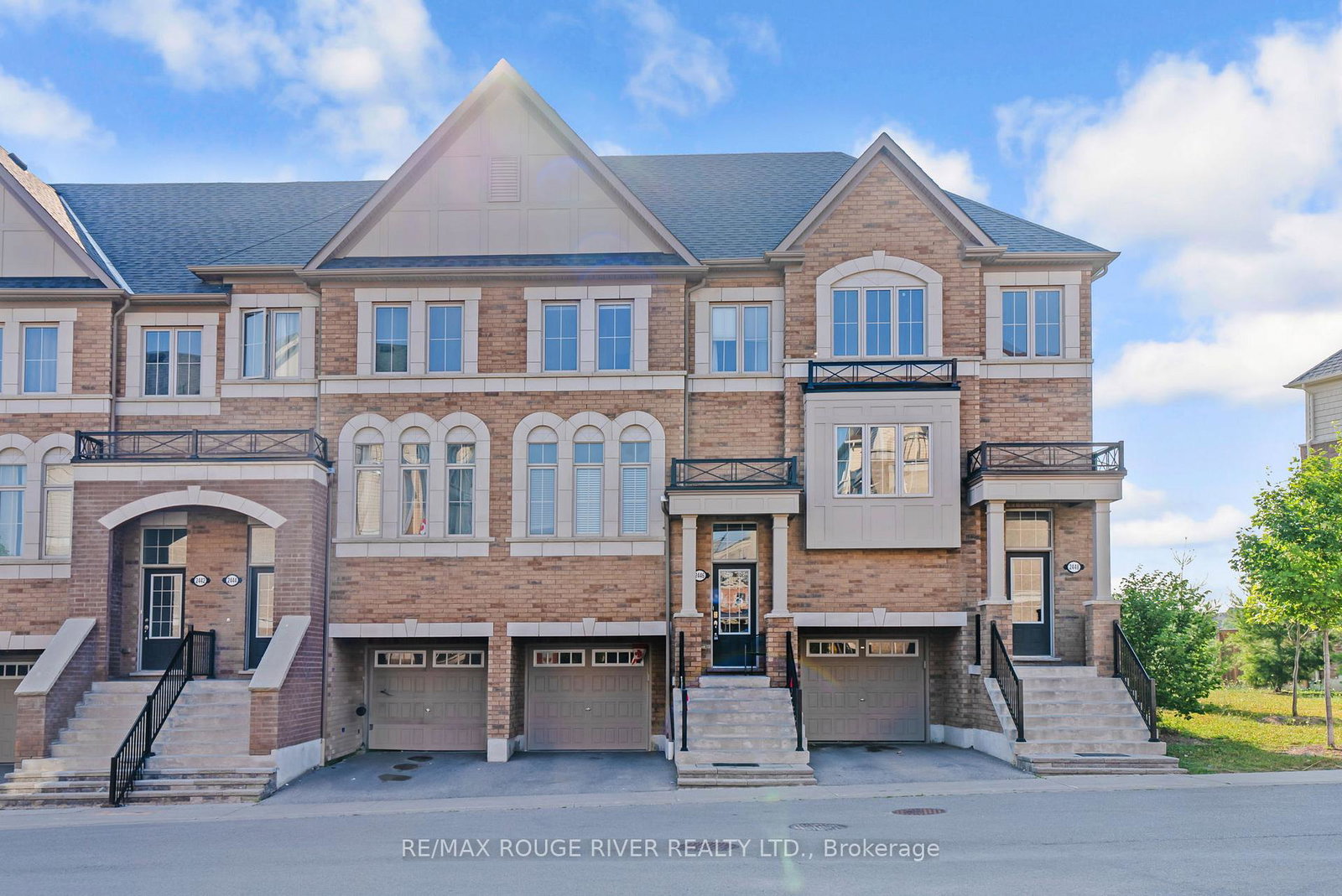 2446-bromus-path-oshawa-ontario-e12307214