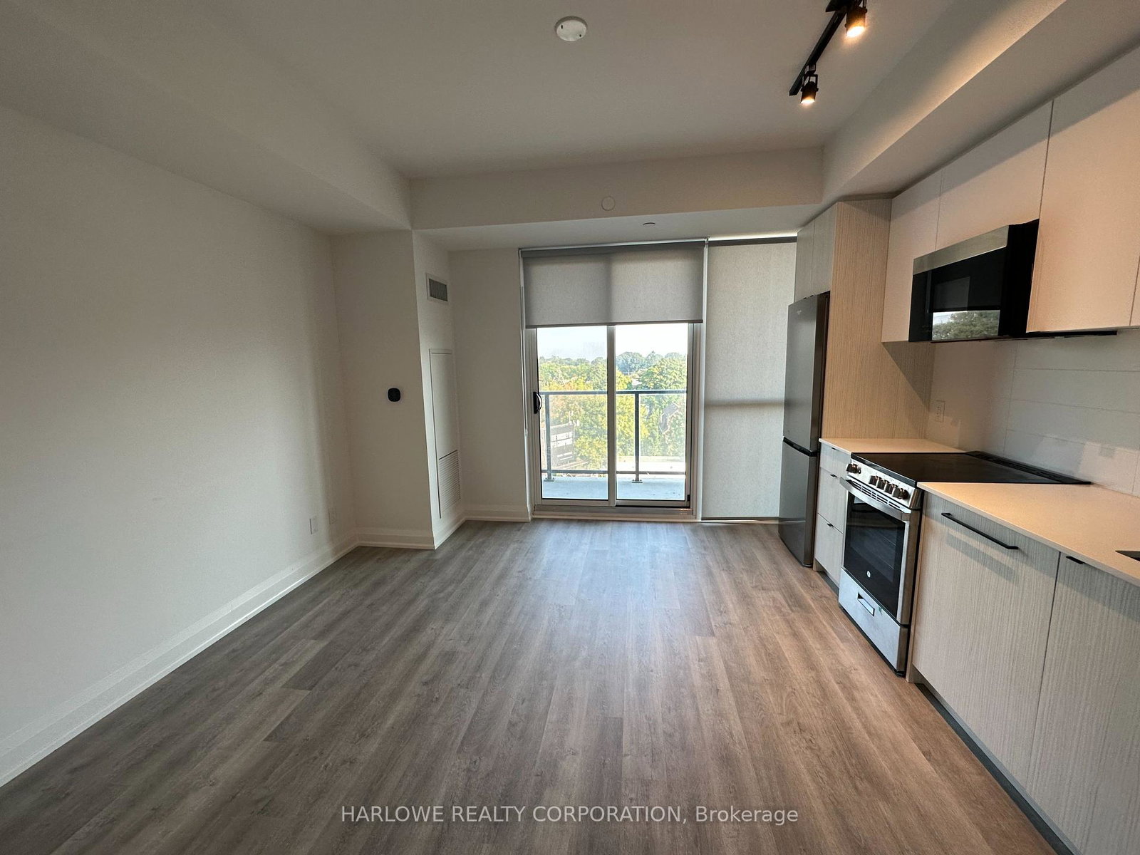 2369-danforth-avenue-toronto-ontario-e12307274