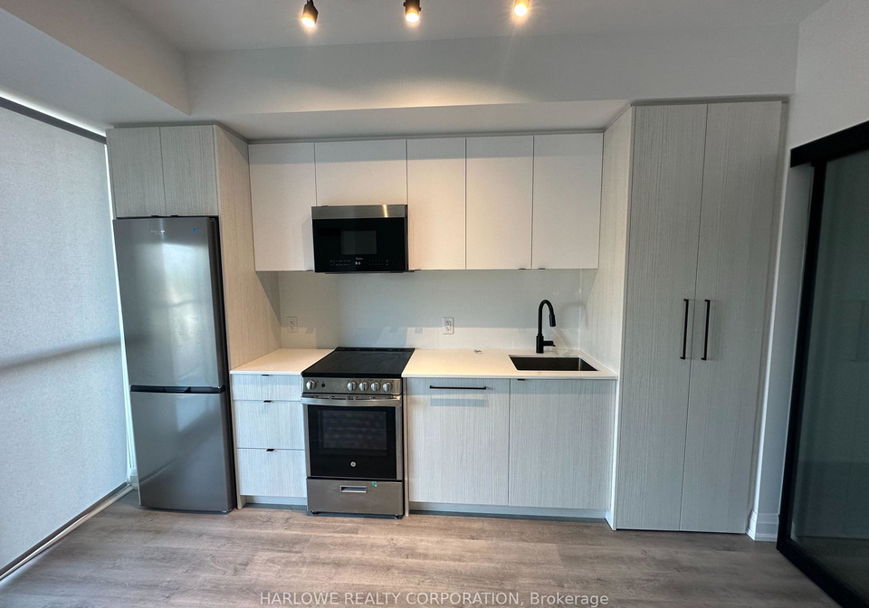 2369-danforth-avenue-toronto-ontario-e12307274