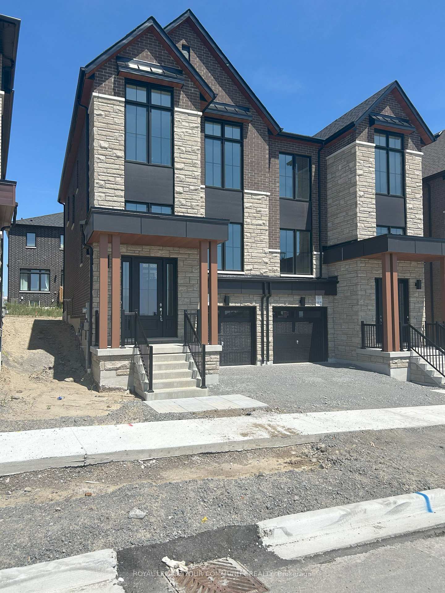 1044-valhalla-terrace-pickering-ontario-e12307714