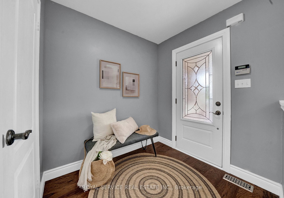 26-batt-crescent-ajax-ontario-e12308848
