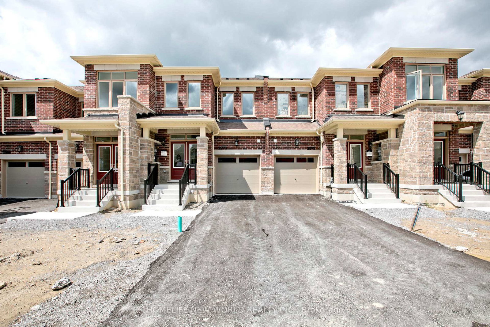 2970-gatestone-path-na-pickering-ontario-e12310174