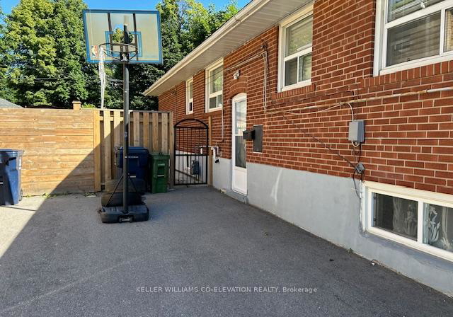 98-painted-post-drive-scarborough-ontario-e12311435