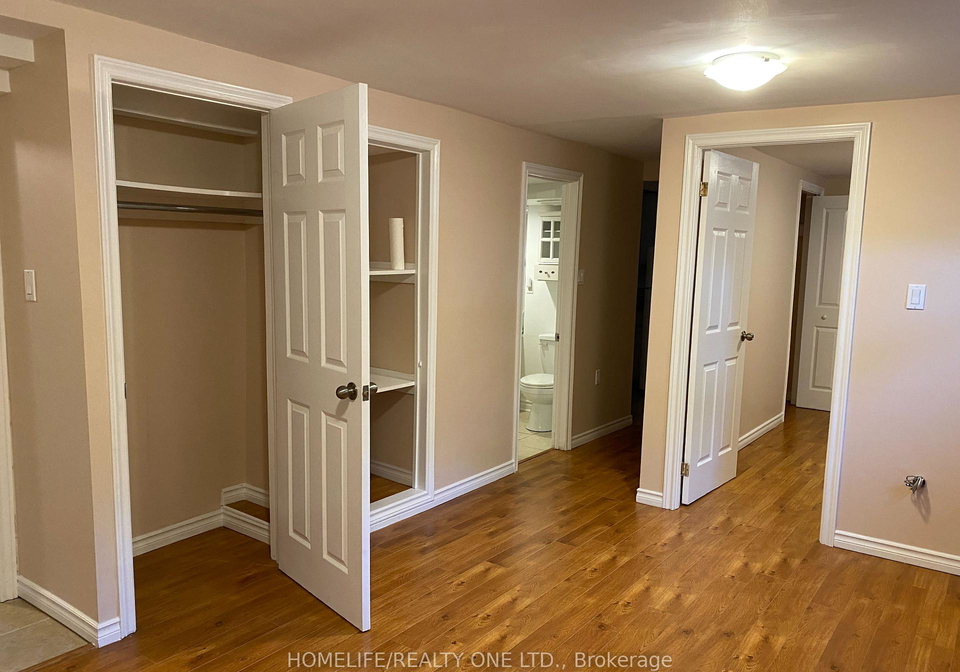 37-sharbot-avenue-scarborough-ontario-e12311490