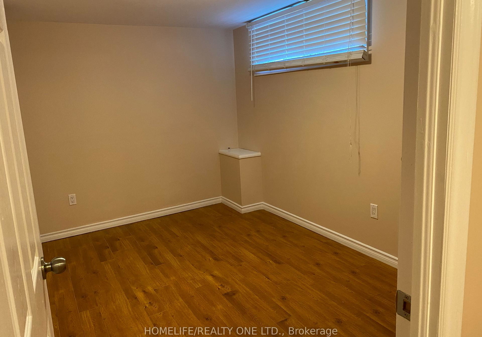 37-sharbot-avenue-scarborough-ontario-e12311490