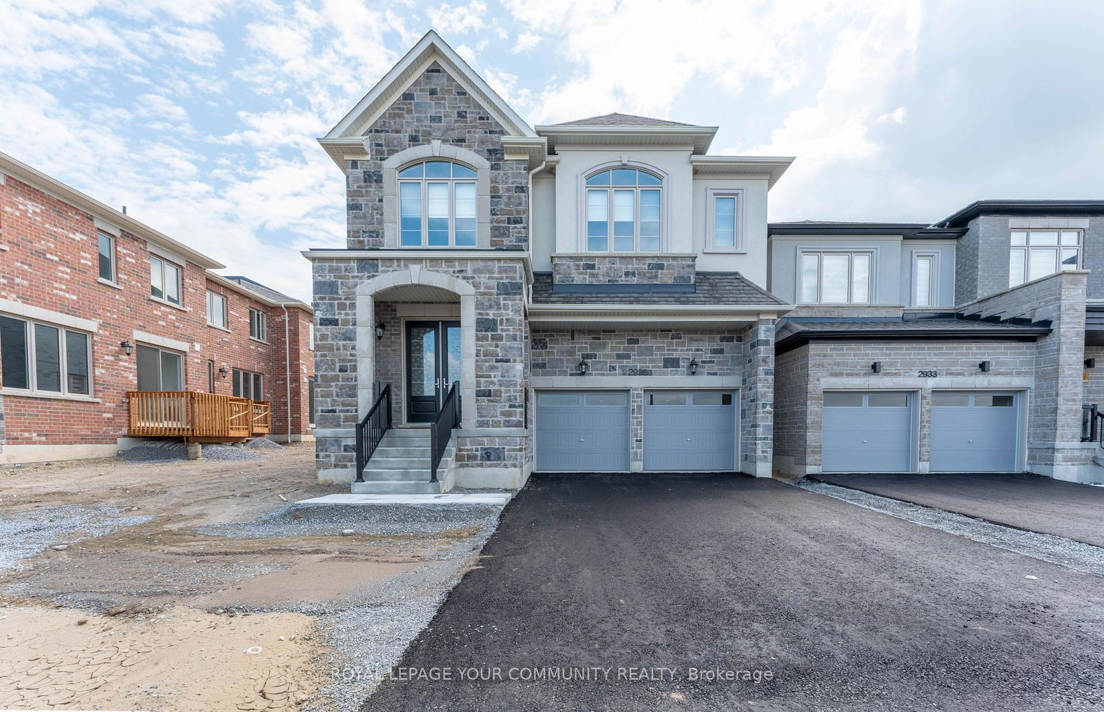 2935-titanium-trail-pickering-ontario-e12311871