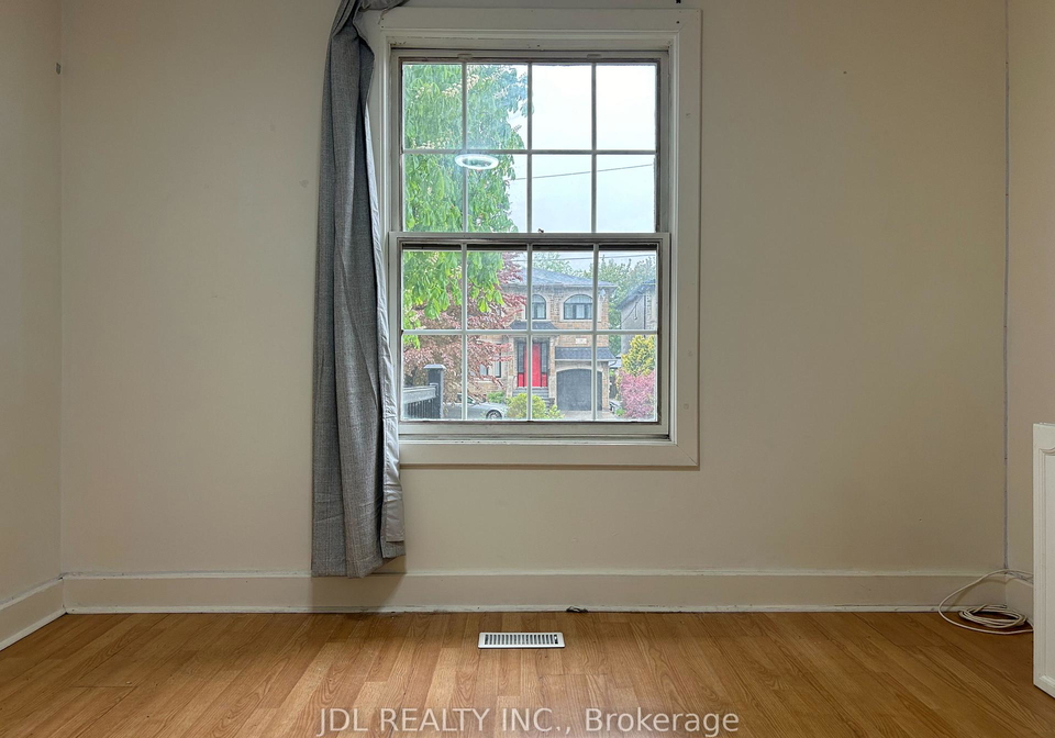 21-squires-avenue-east-york-ontario-e12311957
