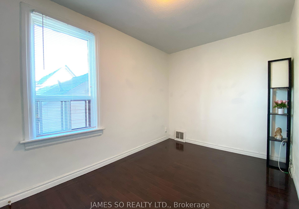 567-logan-avenue-toronto-ontario-e12312386