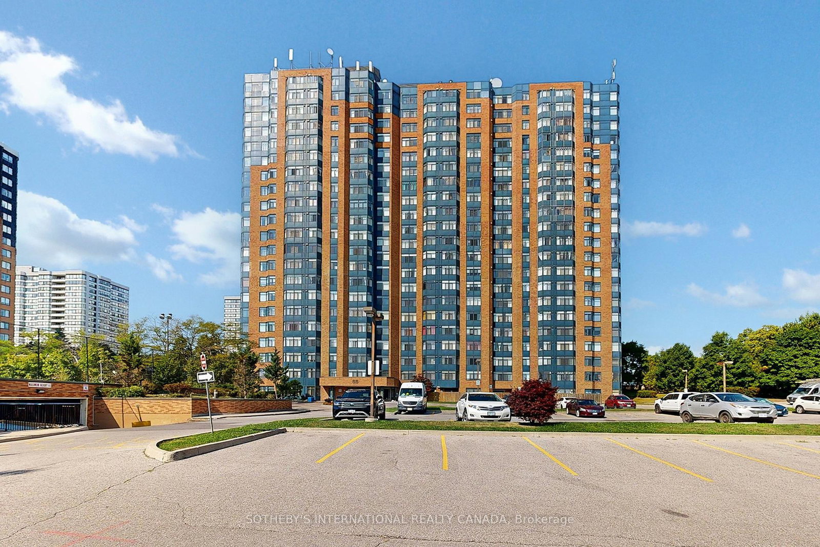 88-alton-tower-circle-scarborough-ontario-e12313358