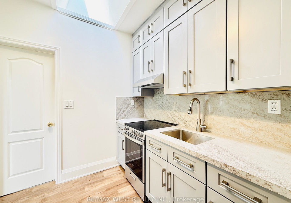 2097-danforth-avenue-toronto-ontario-e12313611