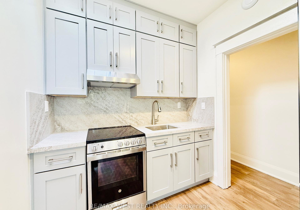 2097-danforth-avenue-toronto-ontario-e12313611