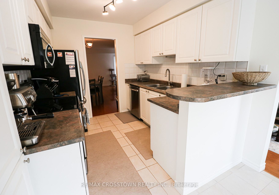 8-blacksmith-lane-whitby-ontario-e12313924