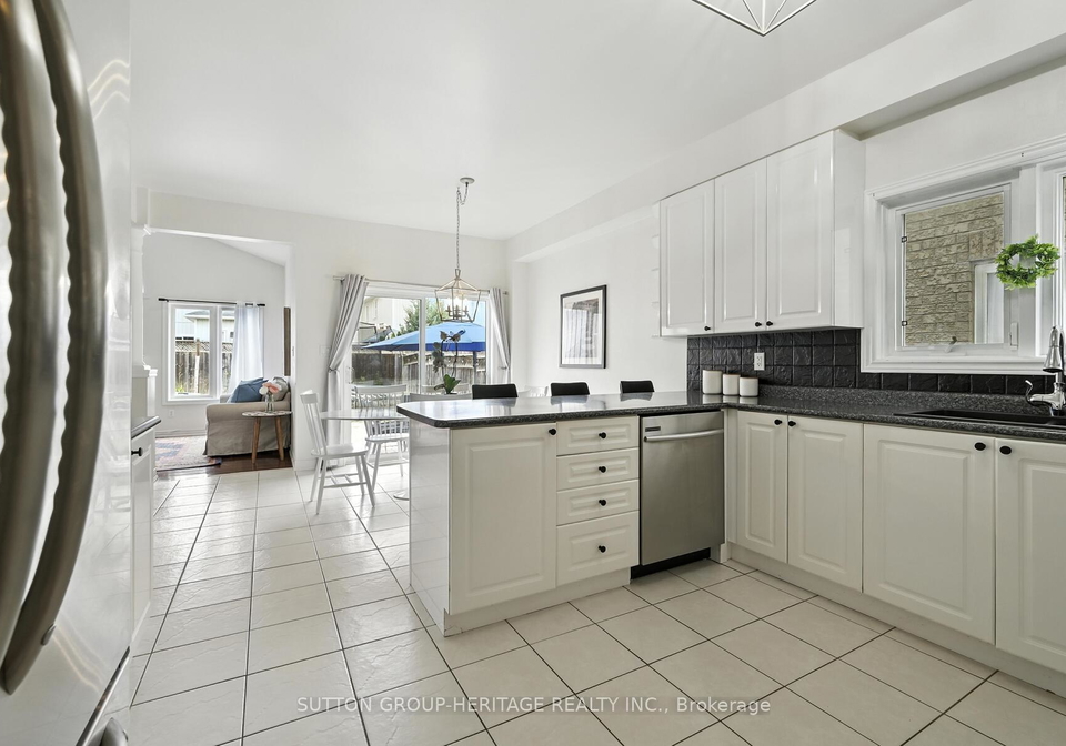 4-barchester-crescent-whitby-ontario-e12317721