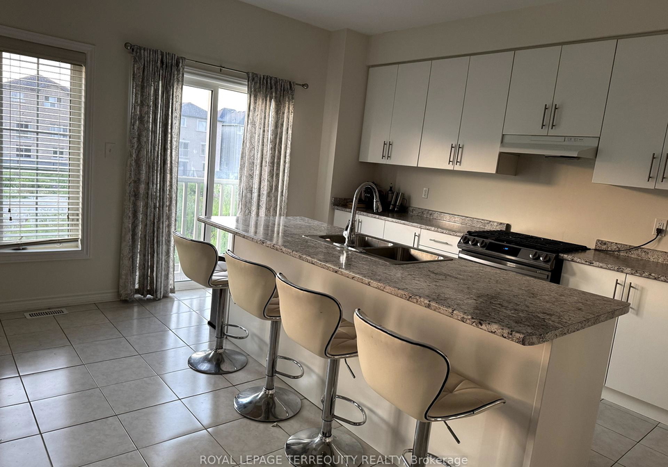 1094-skyridge-boulevard-pickering-ontario-e12318204