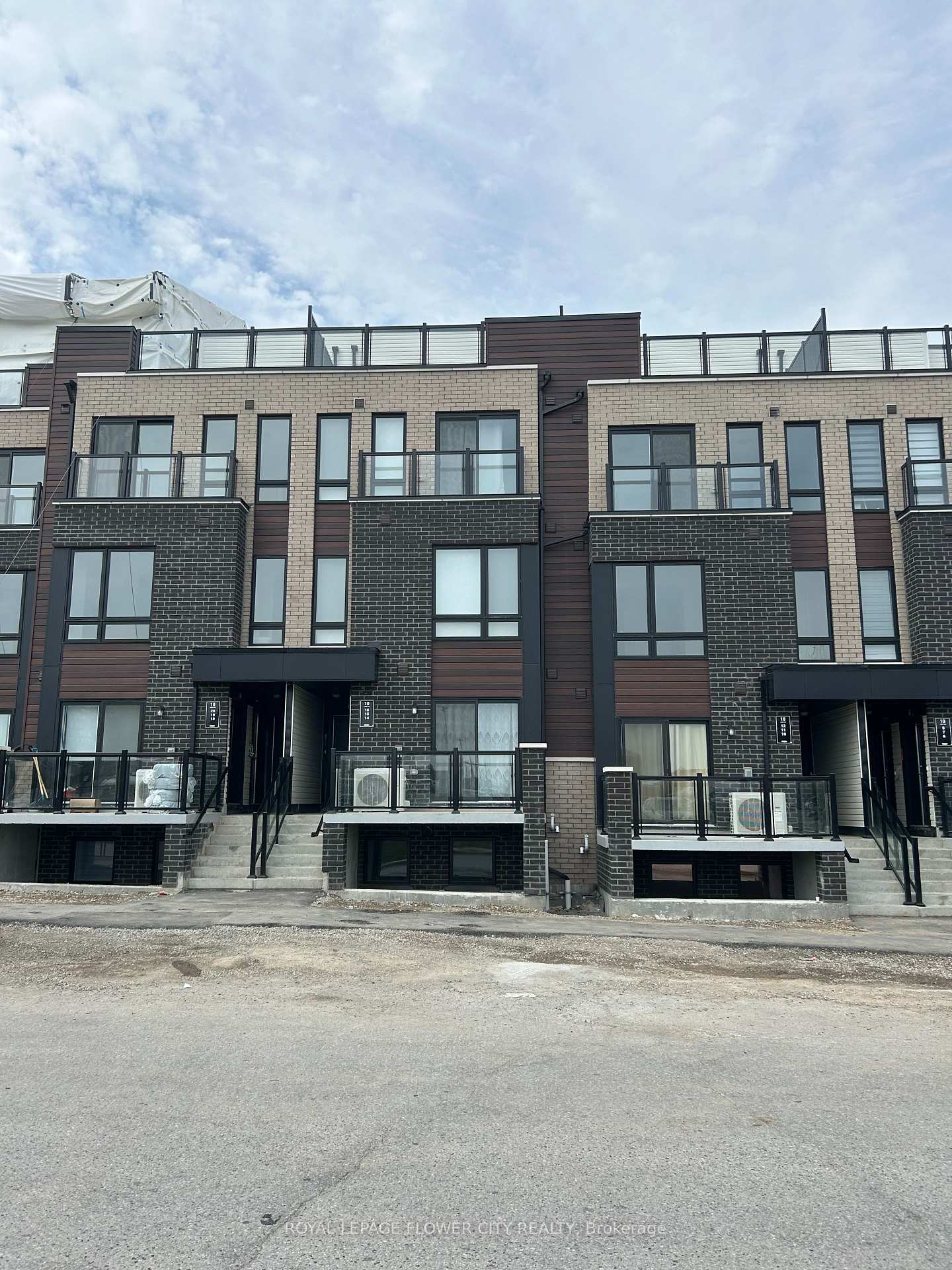 10-liben-way-scarborough-ontario-e12319086