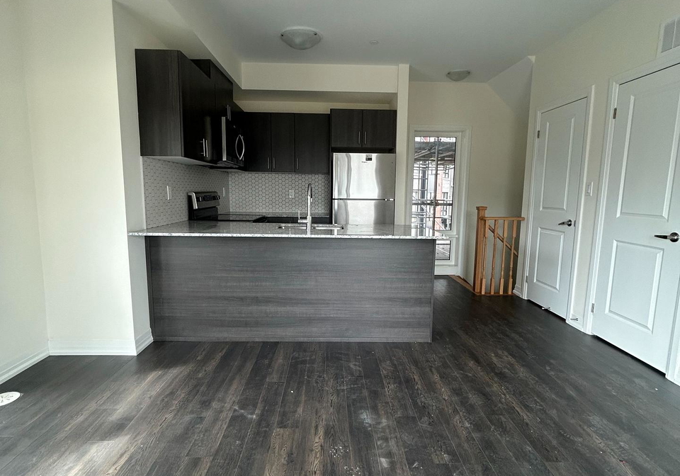 10-liben-way-scarborough-ontario-e12319086