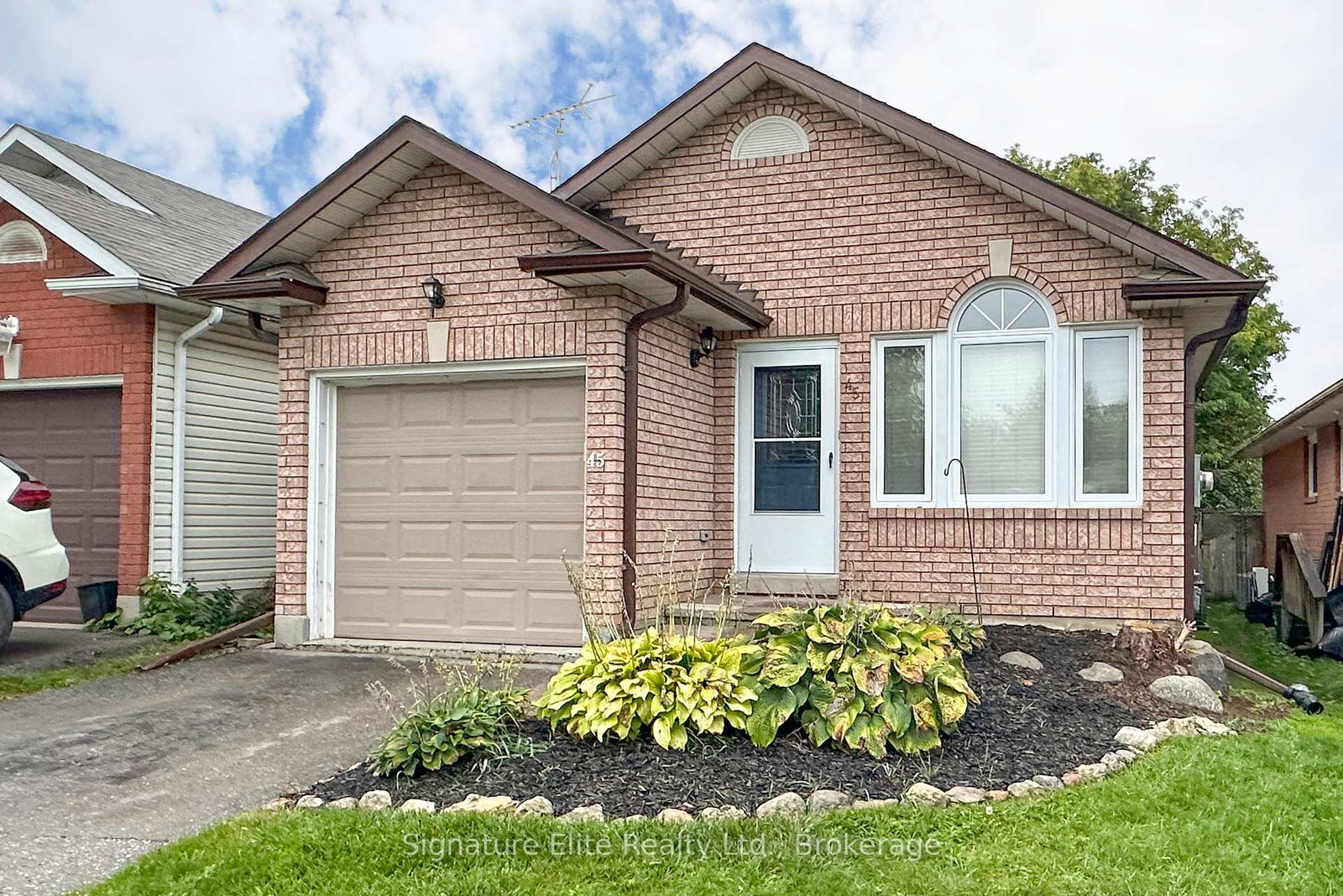 45-mcfeeters-crescent-clarington-ontario-e12319171