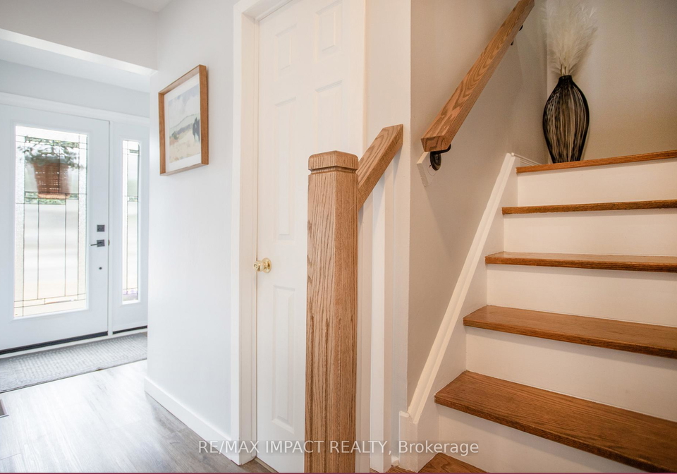 16-lawrence-crescent-clarington-ontario-e12319381