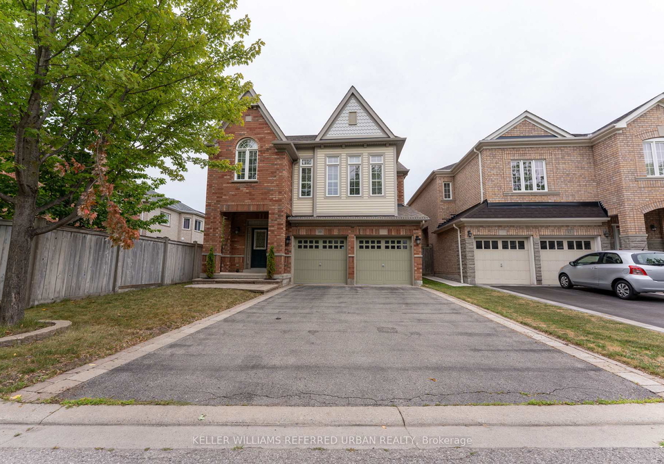 10-wilsongary-circle-ajax-ontario-e12319844