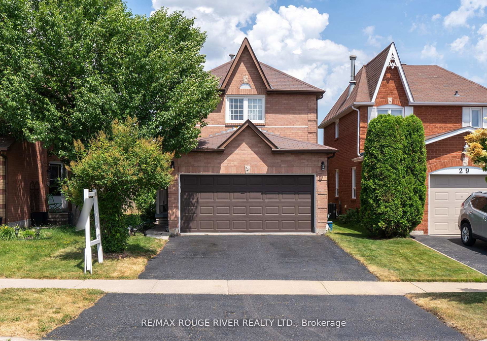31-sharp-crescent-ajax-ontario-e12321239
