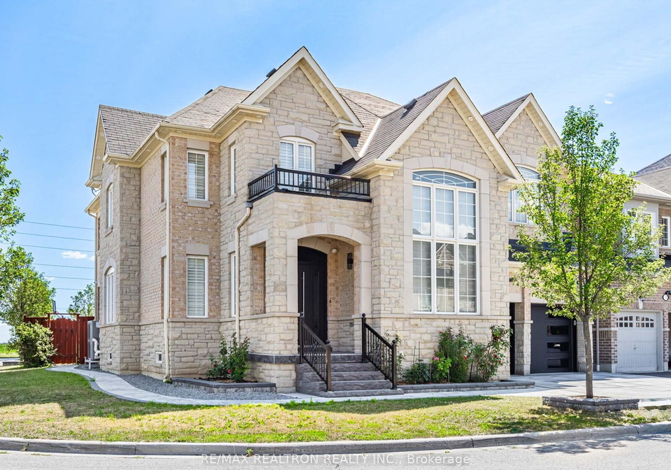 7-aquilina-court-ajax-ontario-e12321705