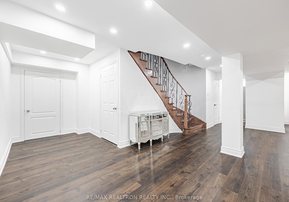 7-aquilina-court-ajax-ontario-e12321705