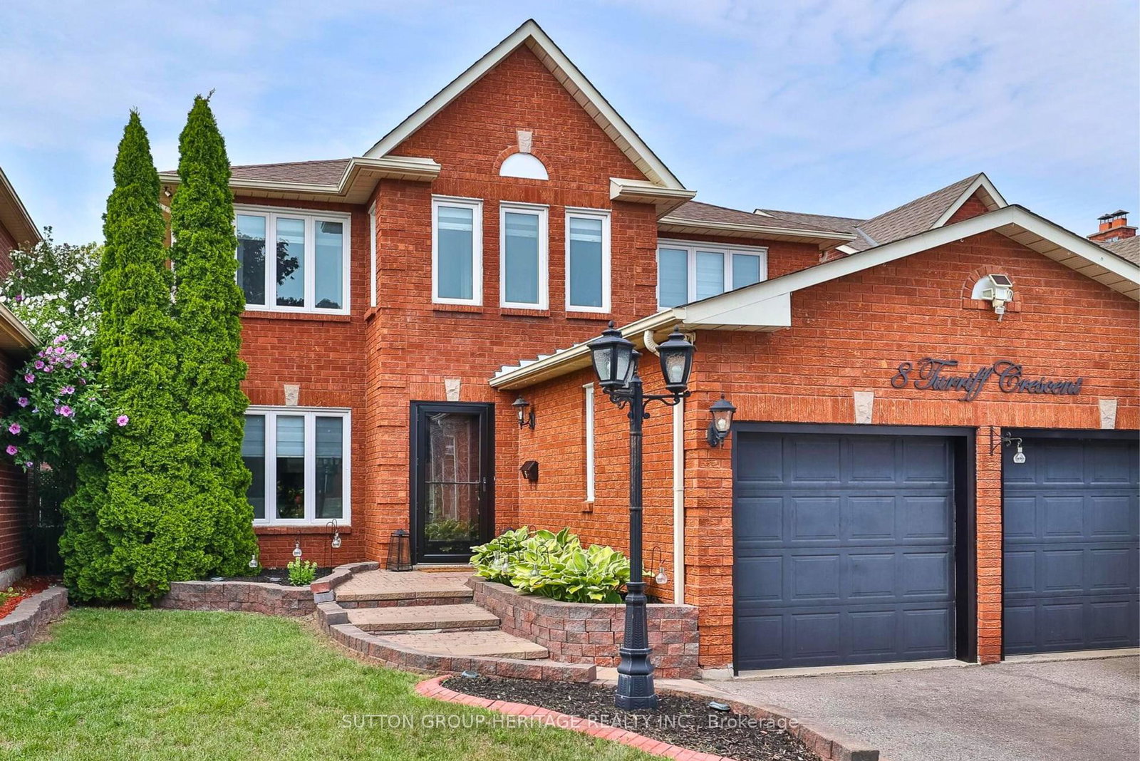 8-turriff-crescent-ajax-ontario-e12321878