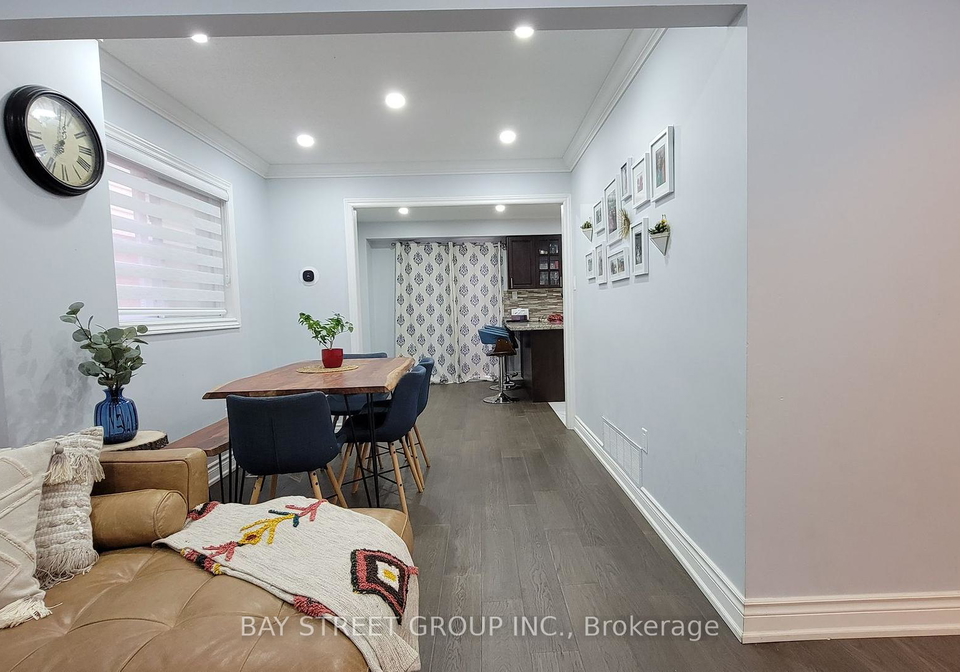 26-ducatel-crescent-ajax-ontario-e12322296