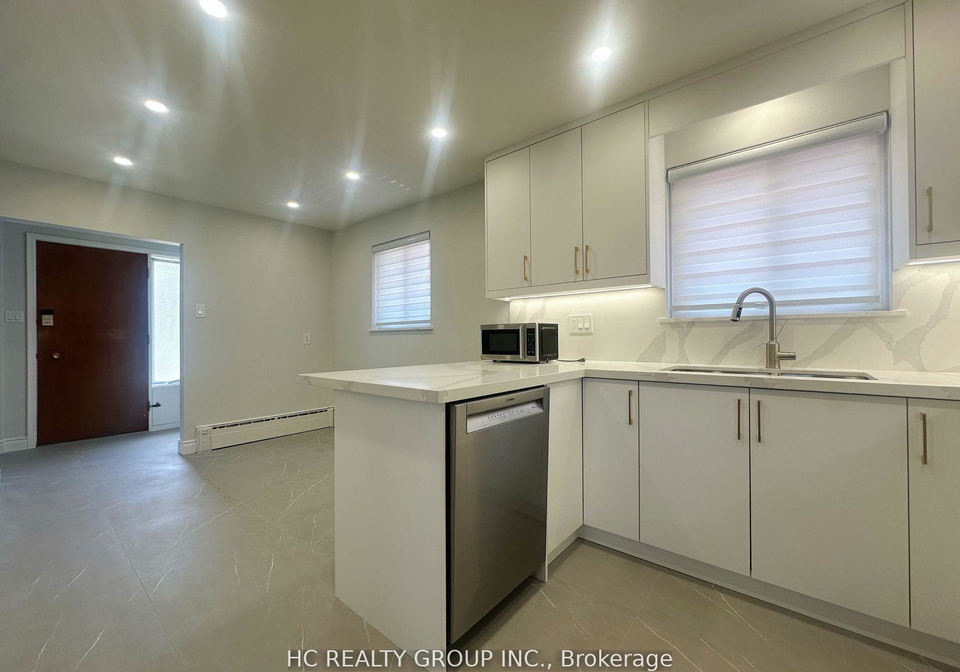 6-rosemount-drive-scarborough-ontario-e12322348