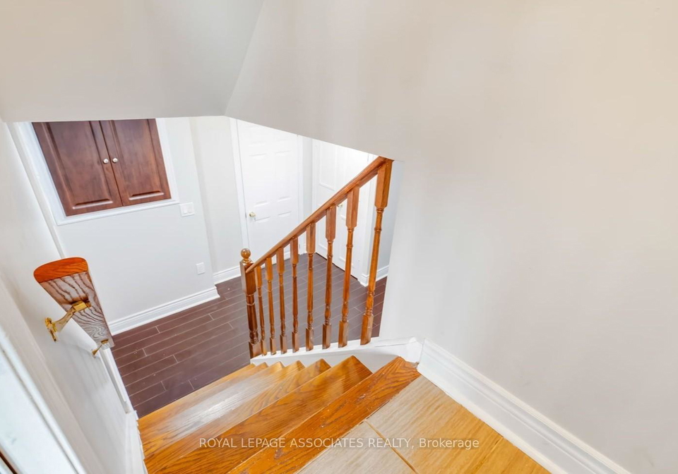 19-stephenfrank-road-scarborough-ontario-e12325158
