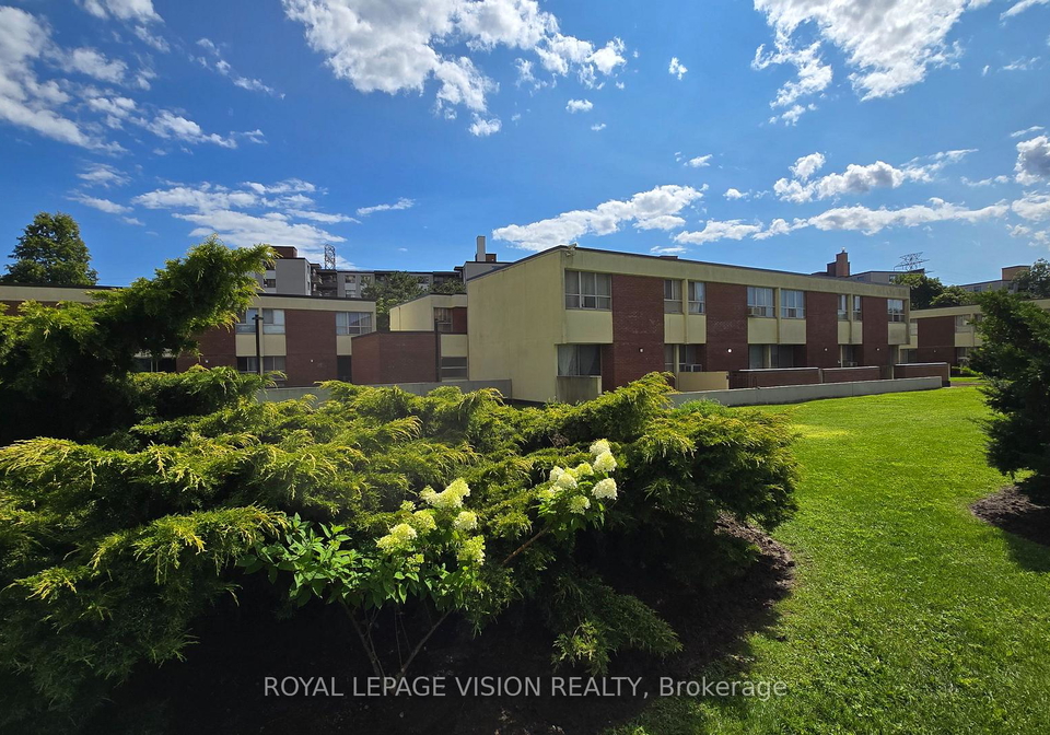 10-crescent-town-road-east-york-ontario-e12325340