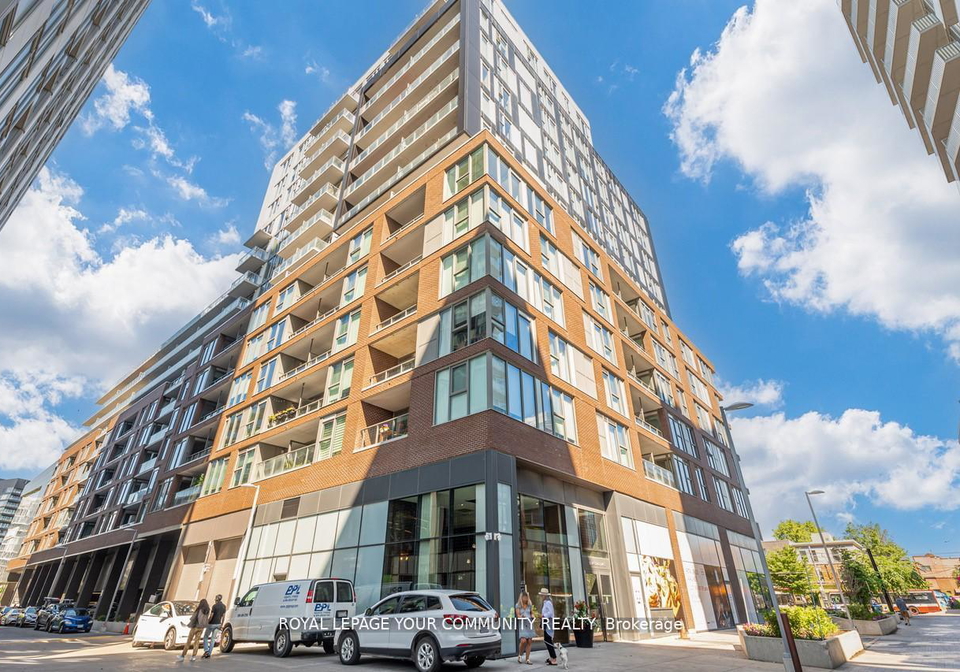 30-baseball-place-toronto-ontario-e12325976