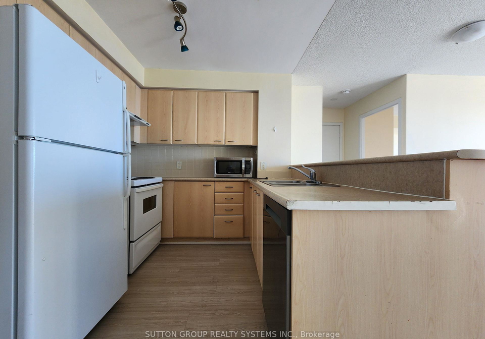 38-lee-centre-drive-scarborough-ontario-e12326555