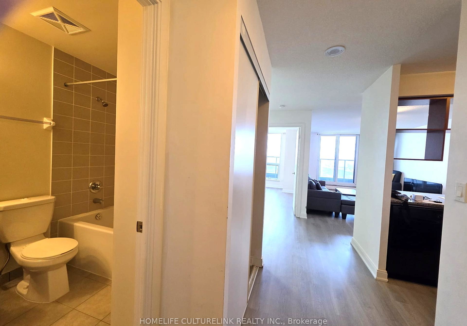 151-village-green-square-scarborough-ontario-e12326613