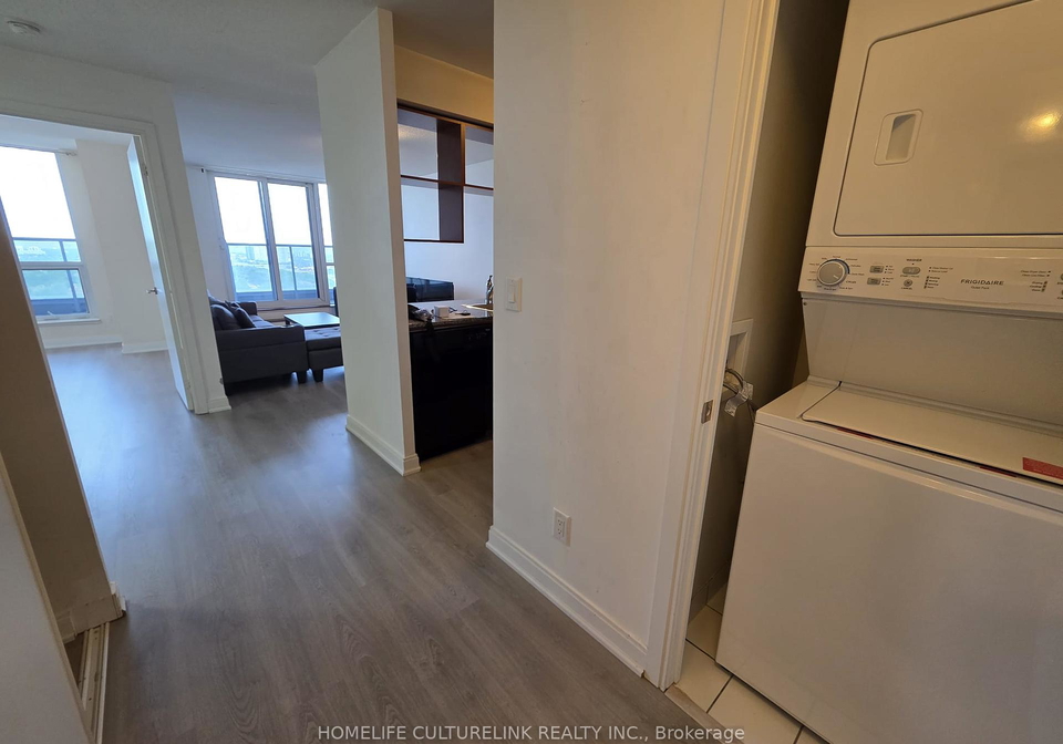 151-village-green-square-scarborough-ontario-e12326613