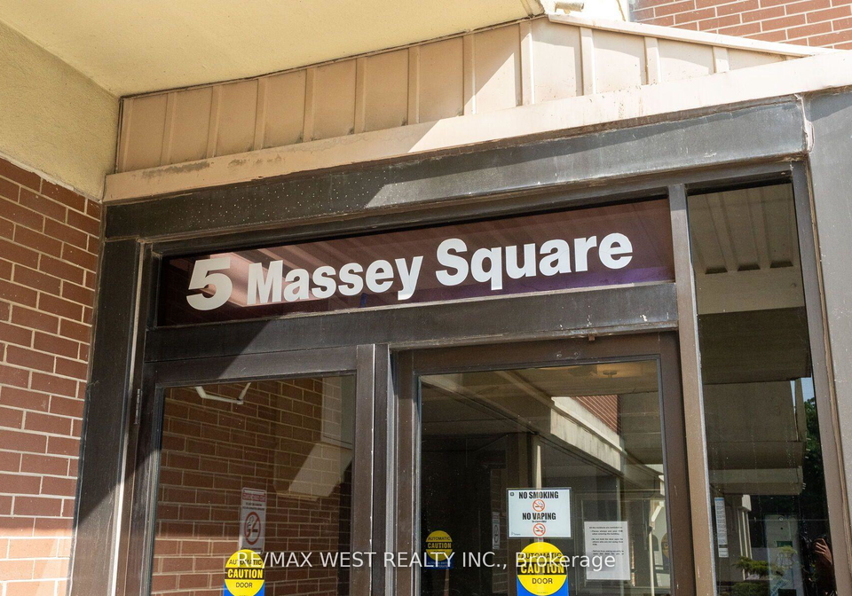 5-massey-square-east-york-ontario-e12326636