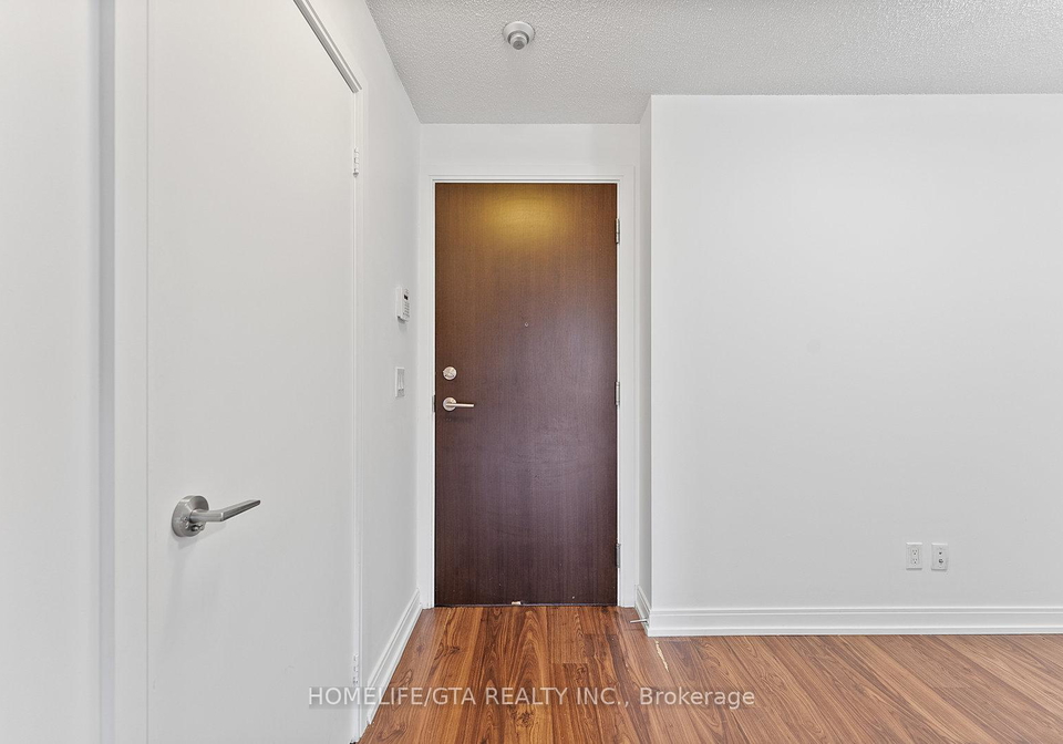 181-village-green-square-scarborough-ontario-e12327973