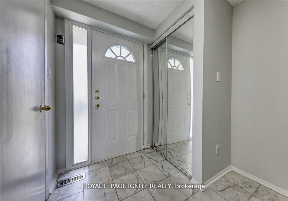 9-pilkey-crescent-scarborough-ontario-e12328254