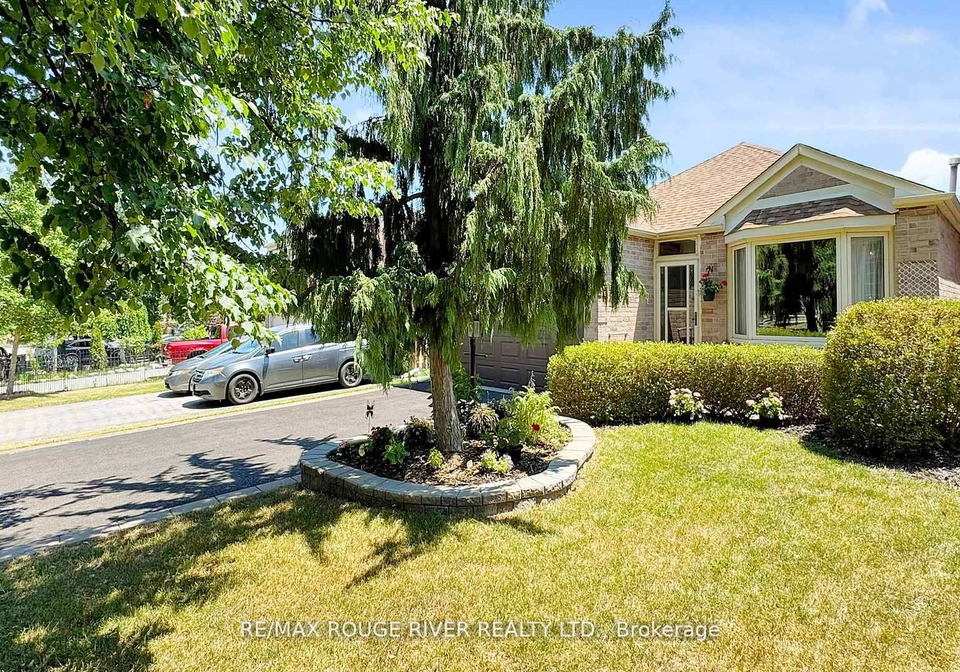 1009-maury-crescent-pickering-ontario-e12329007