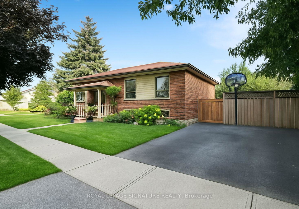 33-electro-road-scarborough-ontario-e12329290