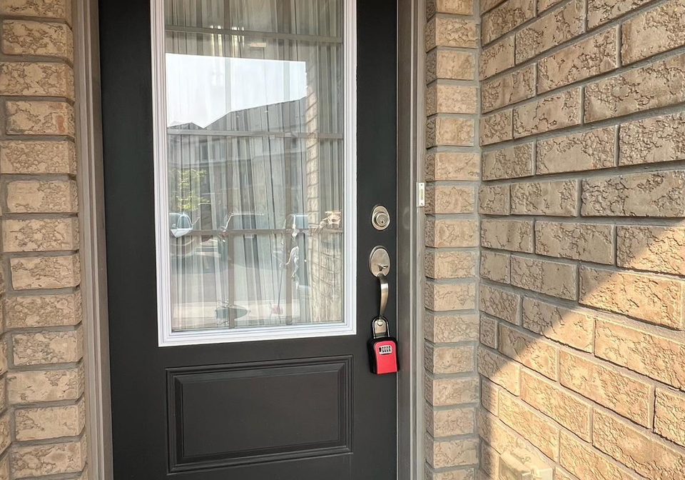 2631-magdalen-path-oshawa-ontario-e12329440