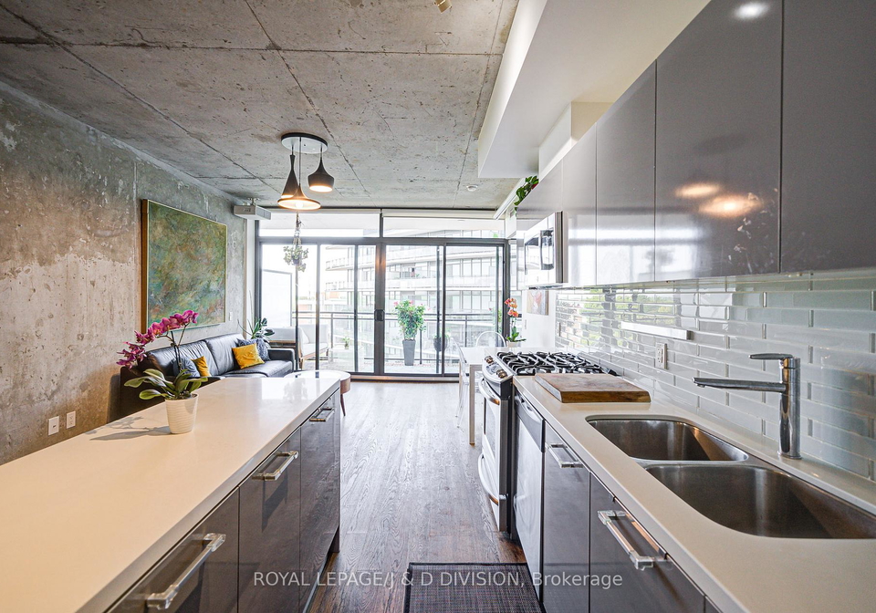 1201-dundas-street-e-toronto-ontario-e12329504