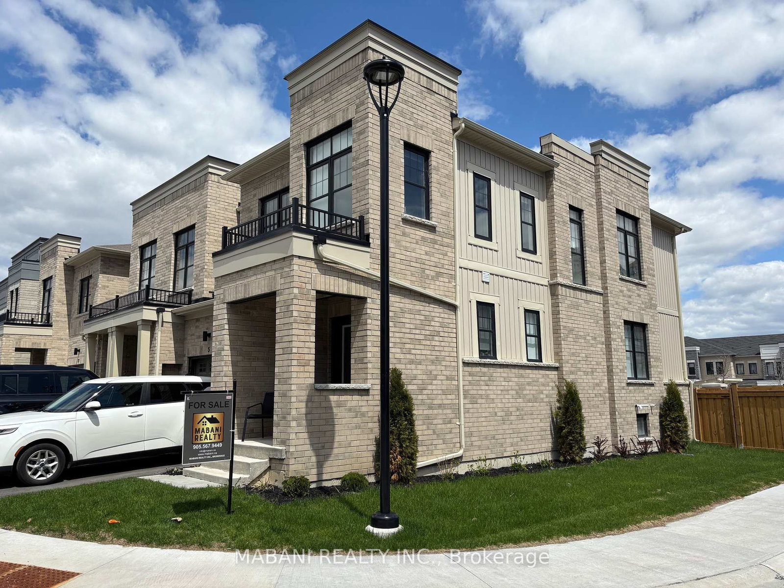 1-king-george-way-clarington-ontario-e12329862