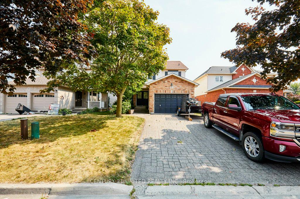 5-pickard-gate-clarington-ontario-e12329917