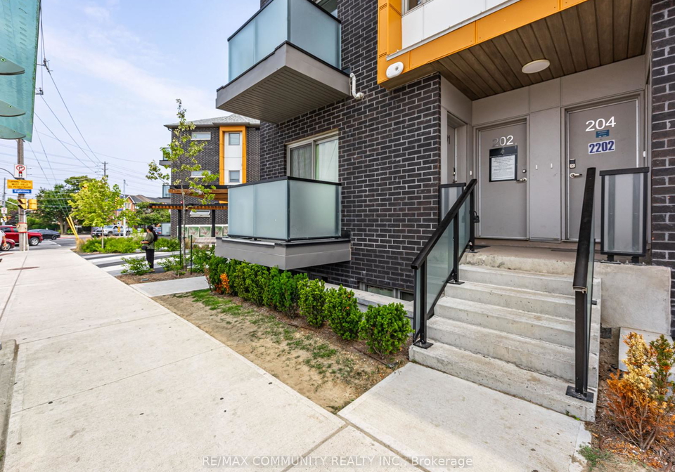 1085-danforth-road-scarborough-ontario-e12330047